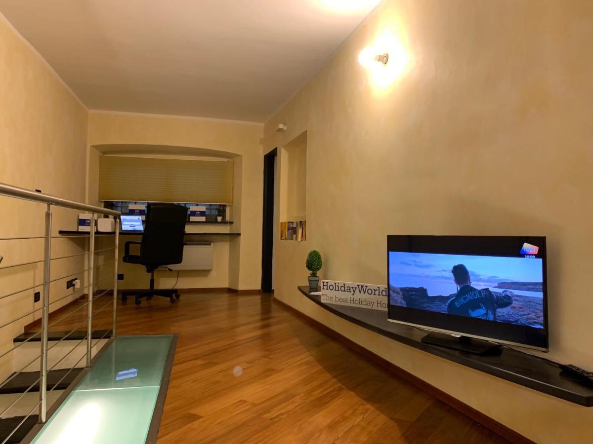 House Pellicceria By Holiday World Genova Esterno foto